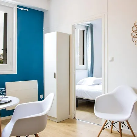 La - Grand Appart T2 Refait A Neuf Dans Le Centre Historique * Пуатье